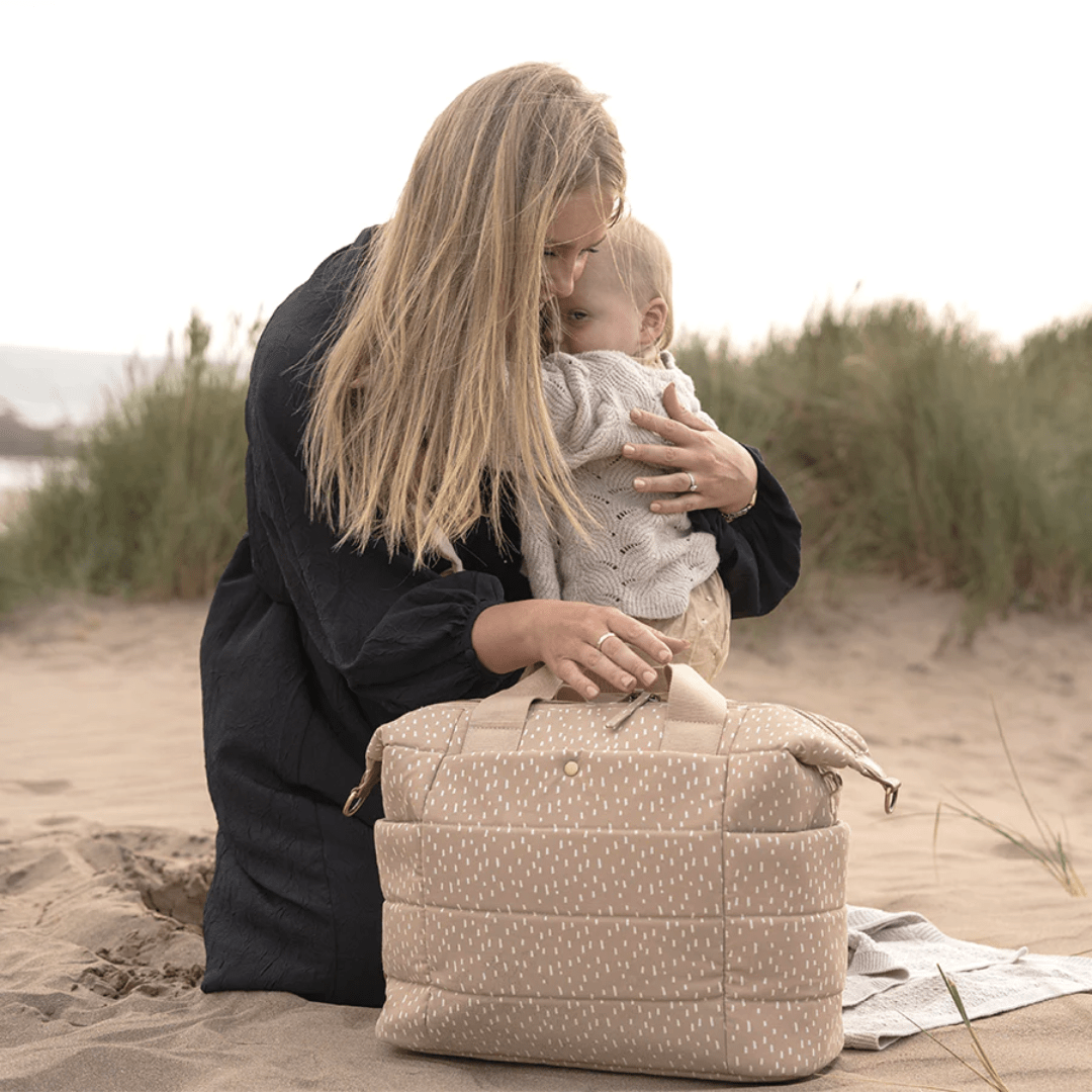 At-The-Beach-With-Storksak-Organic-Tote-Seashell-Naked-Baby-Eco-Boutique