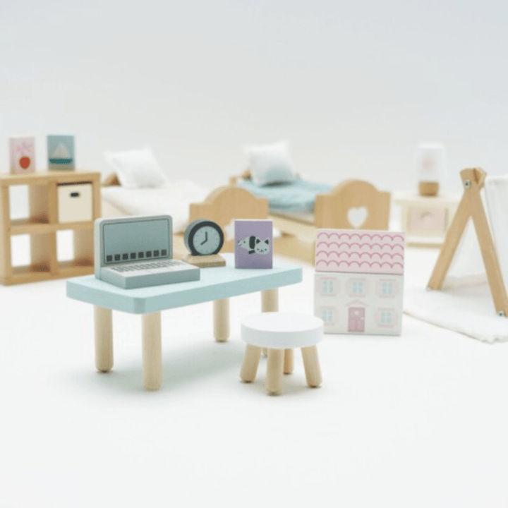 Close-Up-Of-Desk-In-Le-Toy-Van-Daisylane-Childrens-Bedroom-Dollhouse-Furniture-Naked-Baby-Eco-Boutique