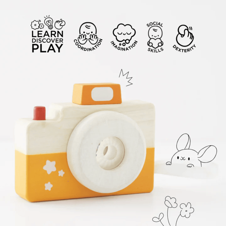 Close-Up-Of-Le-Toy-Van-Party-Camera-Naked-Baby-Eco-Boutique