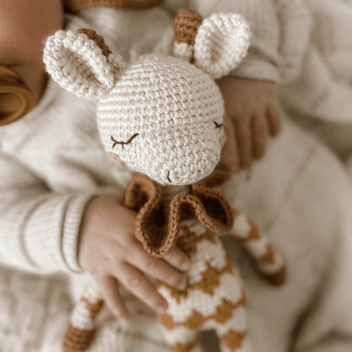 Close-Up-Of-Patti-Oslo-Organic-Cotton-Goldie-Giraffe-Naked-Baby-Eco-Boutique