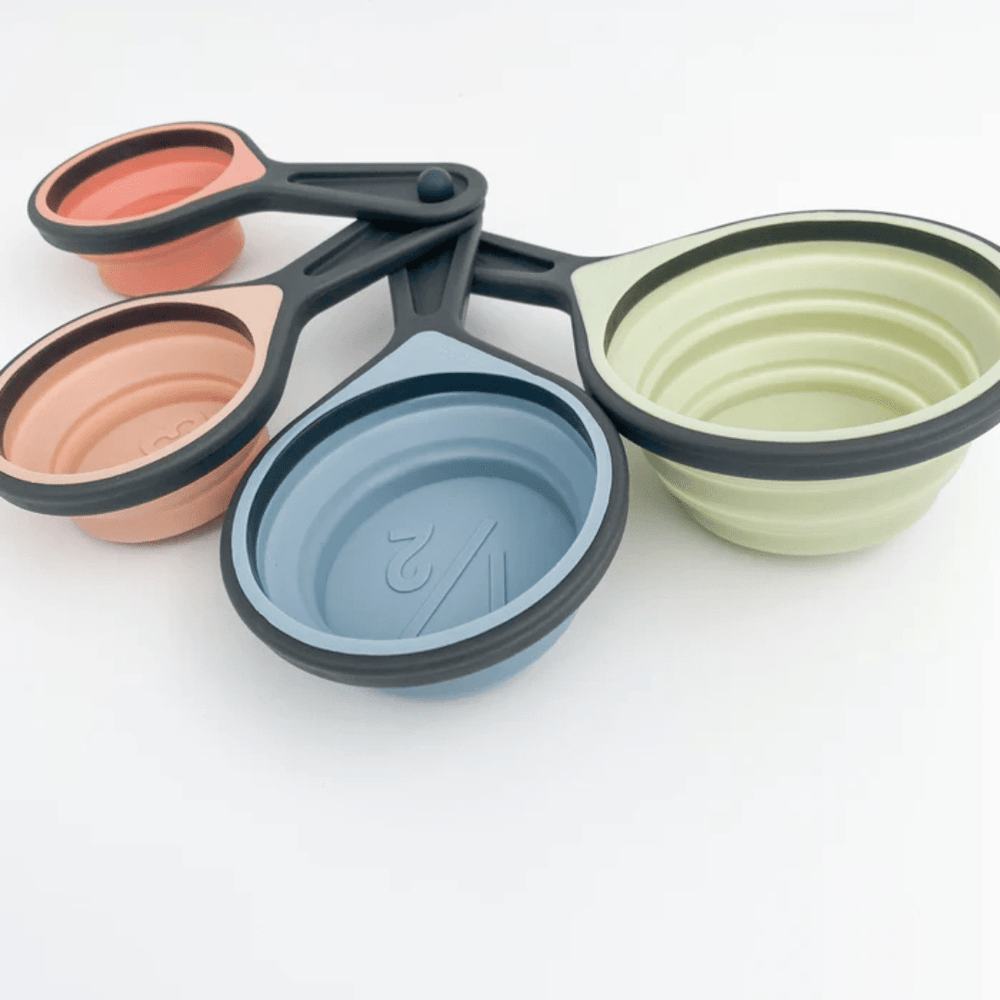 Close-Up-Of-Petite-Eats-Kids-Silicone-Measuring-Cups-Naked-Baby-Eco-Boutique