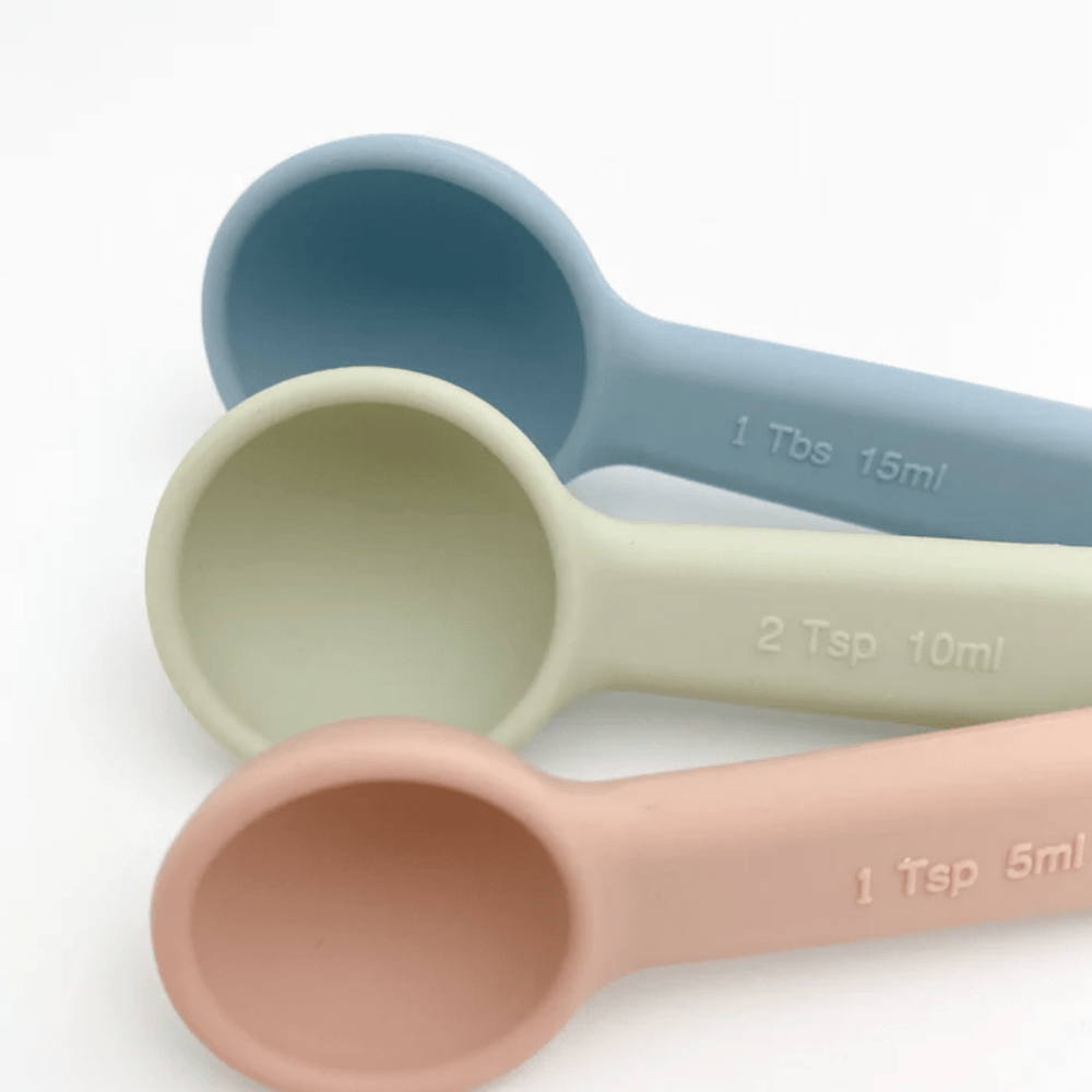 Close-Up-Of-Petite-Eats-Kids-Silicone-Measuring-Spoons-Naked-Baby-Eco-Boutique