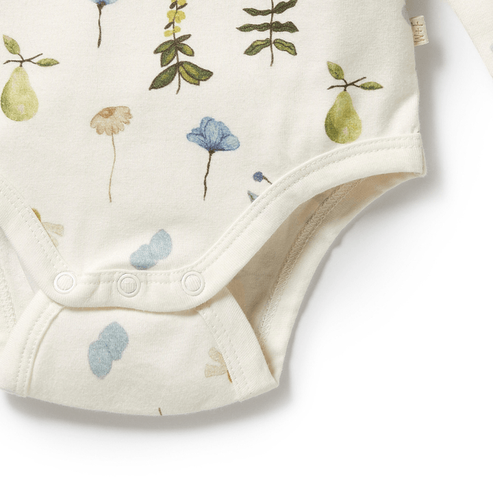 Close-Up-Of-Snaps-On-Wilson-And-Frenchy-Organic-Long-Sleeved-Onesie-Petit-Garden-Naked-Baby-Eco-Boutique