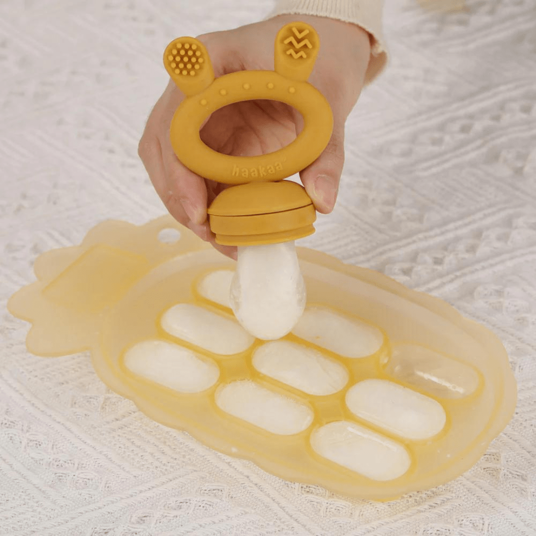 Haakaa-Silicone-Pineapple-Nibble-Tray-With-Label-Slot-Banana-With-Fresh-Food-Feeder-Naked-Baby-Eco-Boutique