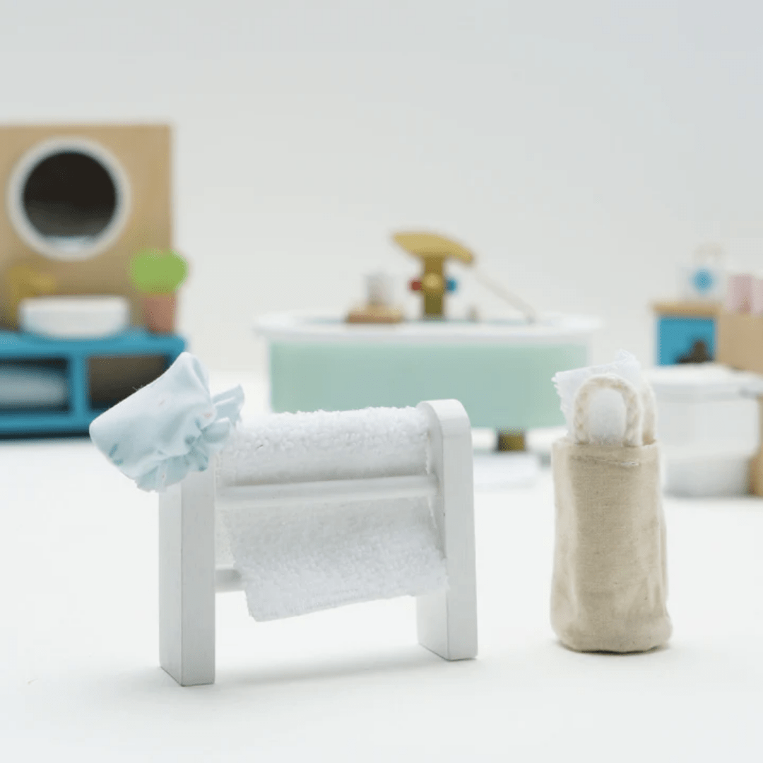 Little-Towel-Rail-In-Le-Toy-Van-Daisylane-Bathroom-Dollhouse-Furniture-Naked-Baby-Eco-Boutique