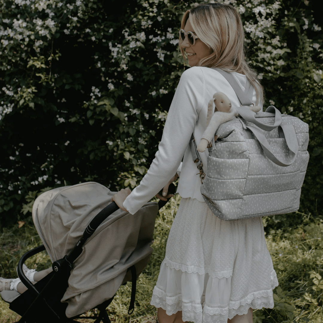 Mother-Wearing-Storksak-Organic-Tote-Pale-Grey-Naked-Baby-Eco-Boutique