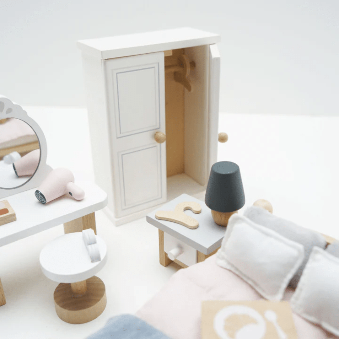 Wardrobe-And-Accessories-In-Le-Toy-Van-Daisylane-Master-Bedroom-Dollhouse-Furniture-Naked-Baby-Eco-Boutique