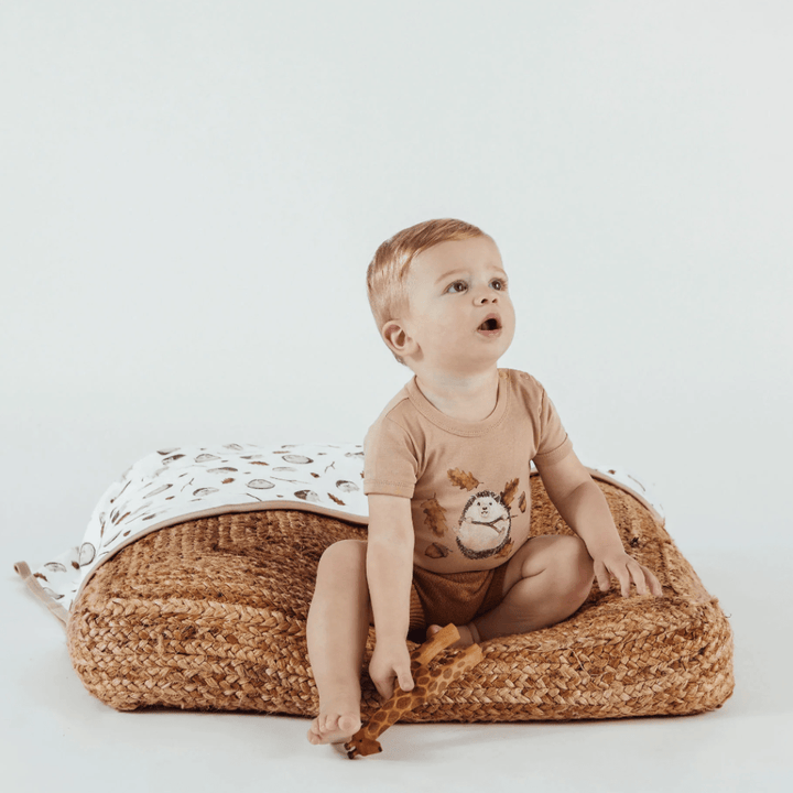 Cute-Baby-Wearing-Aster-and-Oak-Organic-Cotton-Print-Onesie-Hedgehog-Naked-Baby-Eco-Boutique