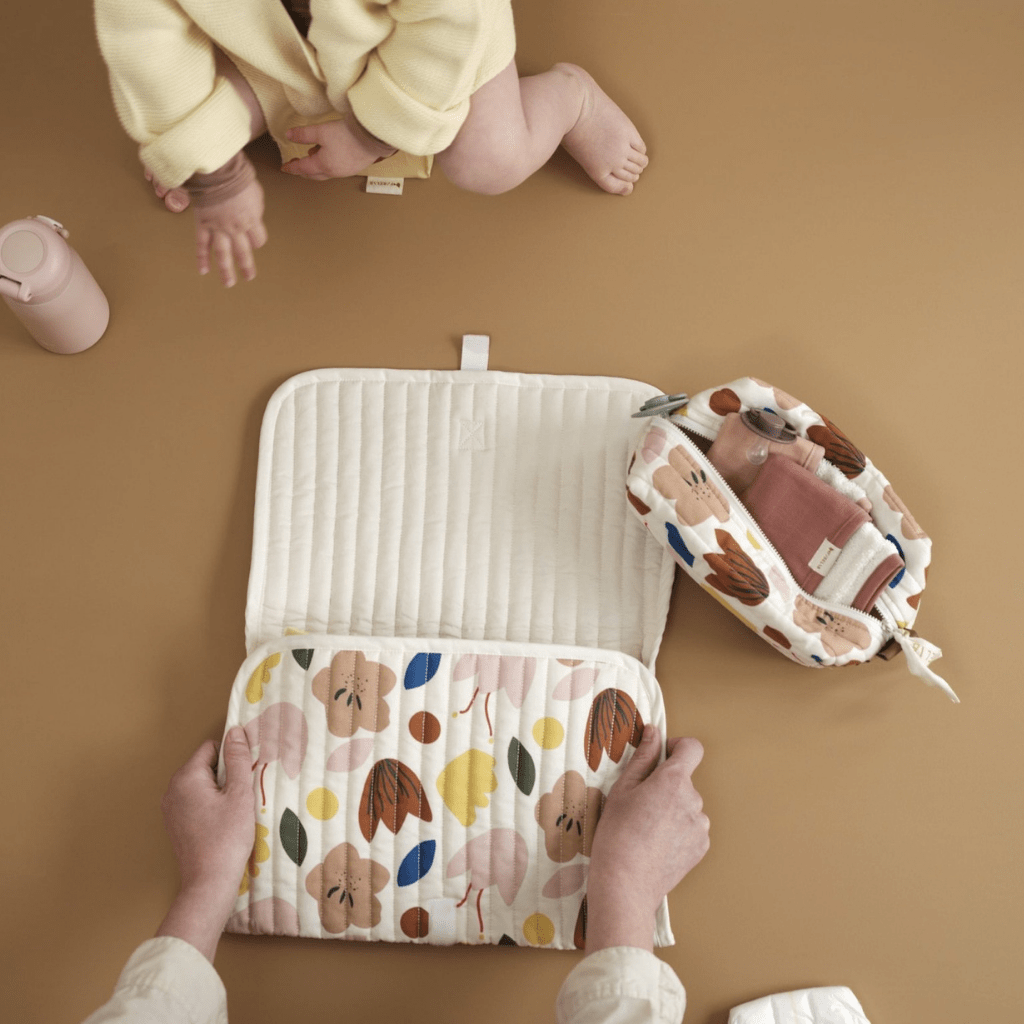 Mum-and-Bub-Folding-up-Fabelab-Organic-Quilted-Changing-Mat-Flowers-Naked-Baby-Eco-Boutique