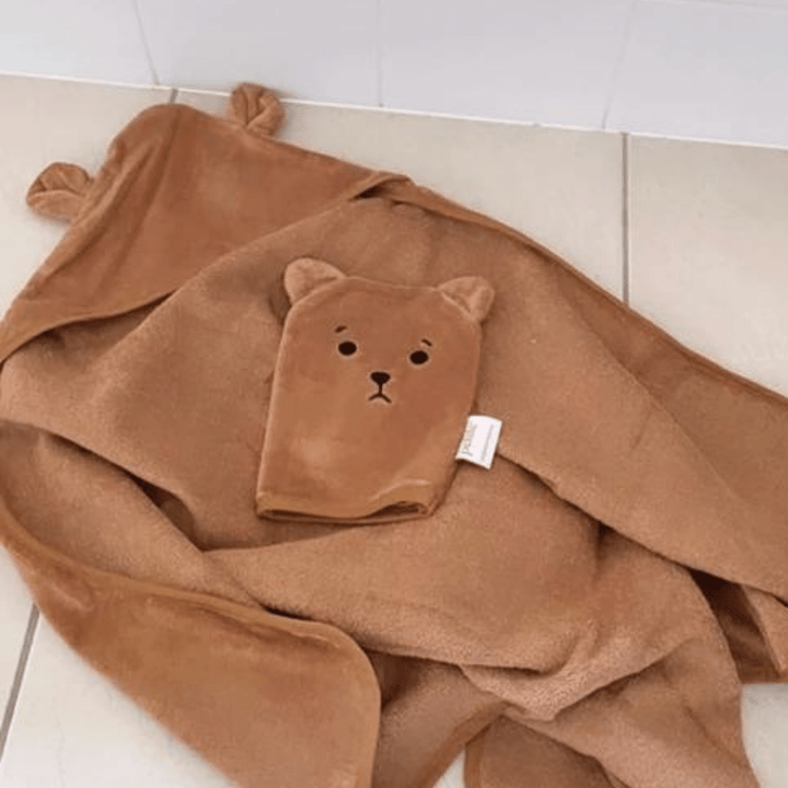 Bear Petite Eats Hooded Towel & Washcloth Set - Naked Baby Eco Boutique