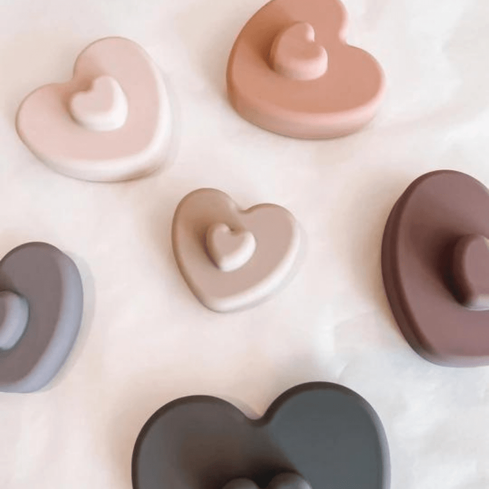 Petite-Eats-Silicone-Heart-Stacker-Heart-Colours-Naked-Baby-Eco-Boutique